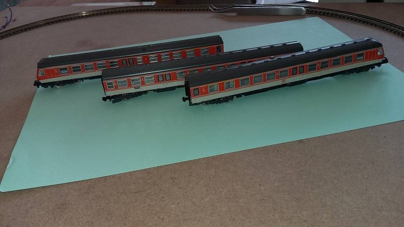 7431 DB. Dieseltreinstel BR.614  orange/grijs  3-delig  analoog