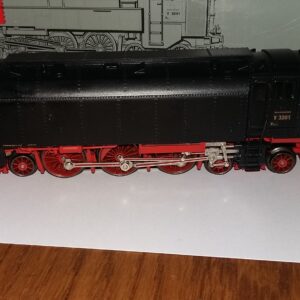 3720  DR. V- 32 Diesel-druklucht lok MHI- 1996 nieuw in doos